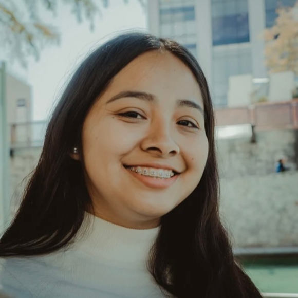 Meet your Posher, Tina - Picture 1 of 1